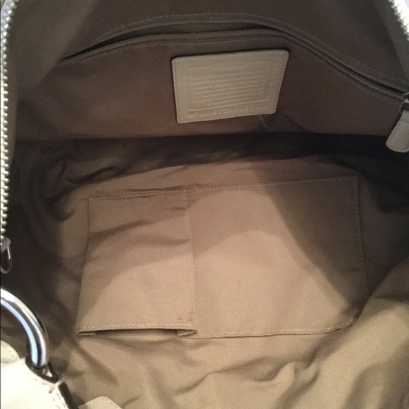 Coach Cream Hobo - Picture 3 of 8